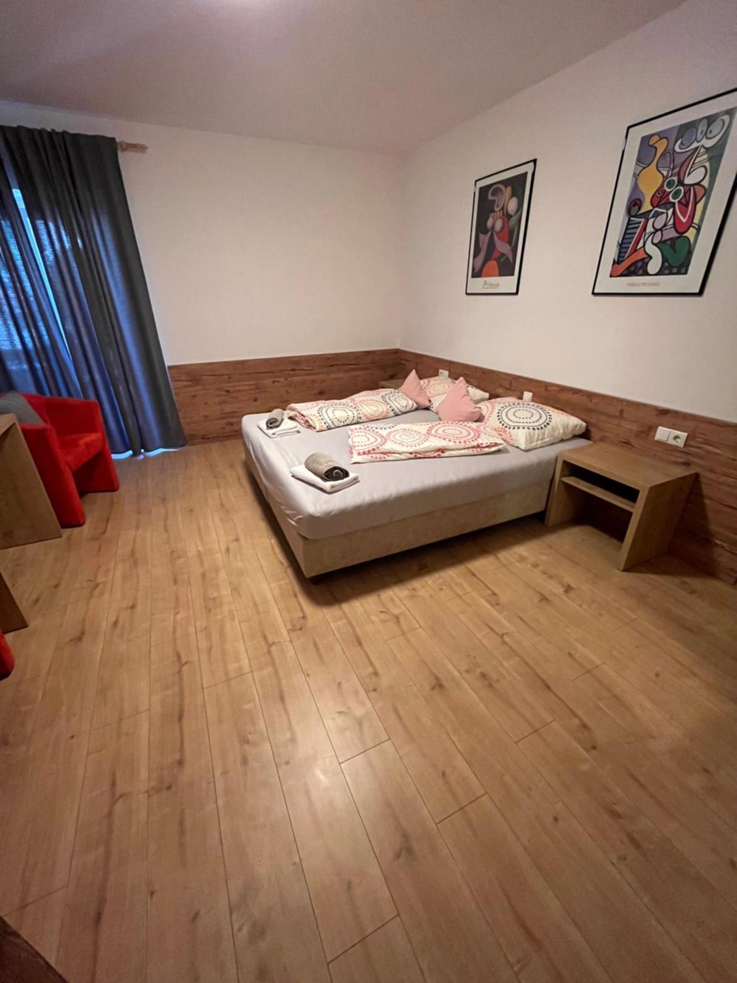 Hotel Krone Morter 外观 照片